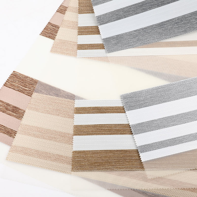 YX06 Množství světla ve velínu Částečně zatemňující látka Zebra rolety